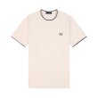 Heren T-shirts Fred Perry M8585.560 - ECRU. Direct leverbaar uit de webshop van www.vipshop.nl/.