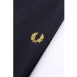 Heren T-shirts Fred Perry M3519.W75 NAVY/HONEYCO. Direct leverbaar uit de webshop van www.vipshop.nl/.