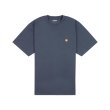 Heren T-shirts Carhartt WIP S/S CHASE T-SHIRT.DUSKY BLUE / GOL. Direct leverbaar uit de webshop van www.vipshop.nl/.